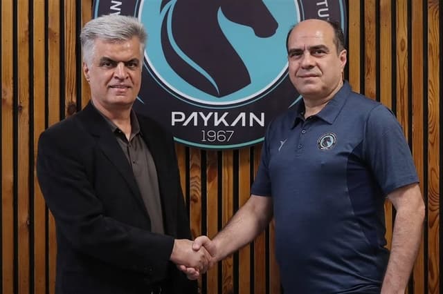 عالمی مربی پیکان شد