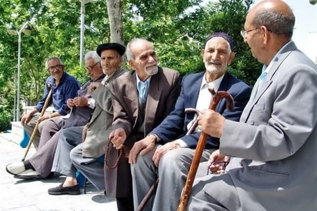 پایان انتظار بازنشستگان تامین اجتماعی/ احکام جدید از هفته آینده قابل دریافت است