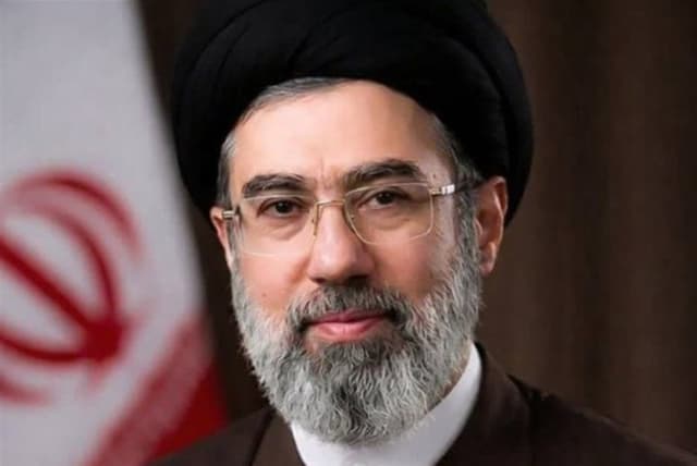 معلمان و کارگران ستون فقرات عرصه فرهنگ و اقتصاد هستند