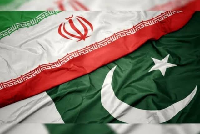 تأکید ایران و پاکستان بر توسعه همکاریهای ریلی و تجاری