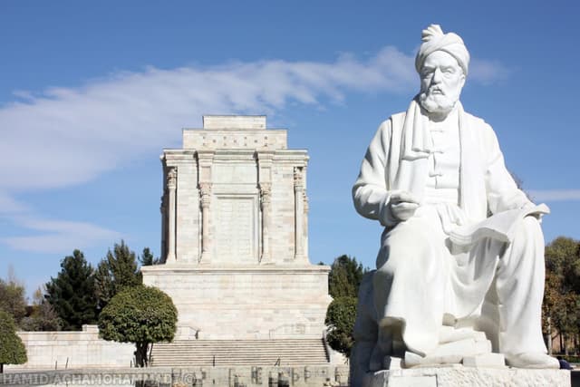 فانوس، دست فردوسی است