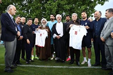 بازدید دبیر شورای عالی انقلاب فرهنگی از اردوی تیم ملی فوتبال