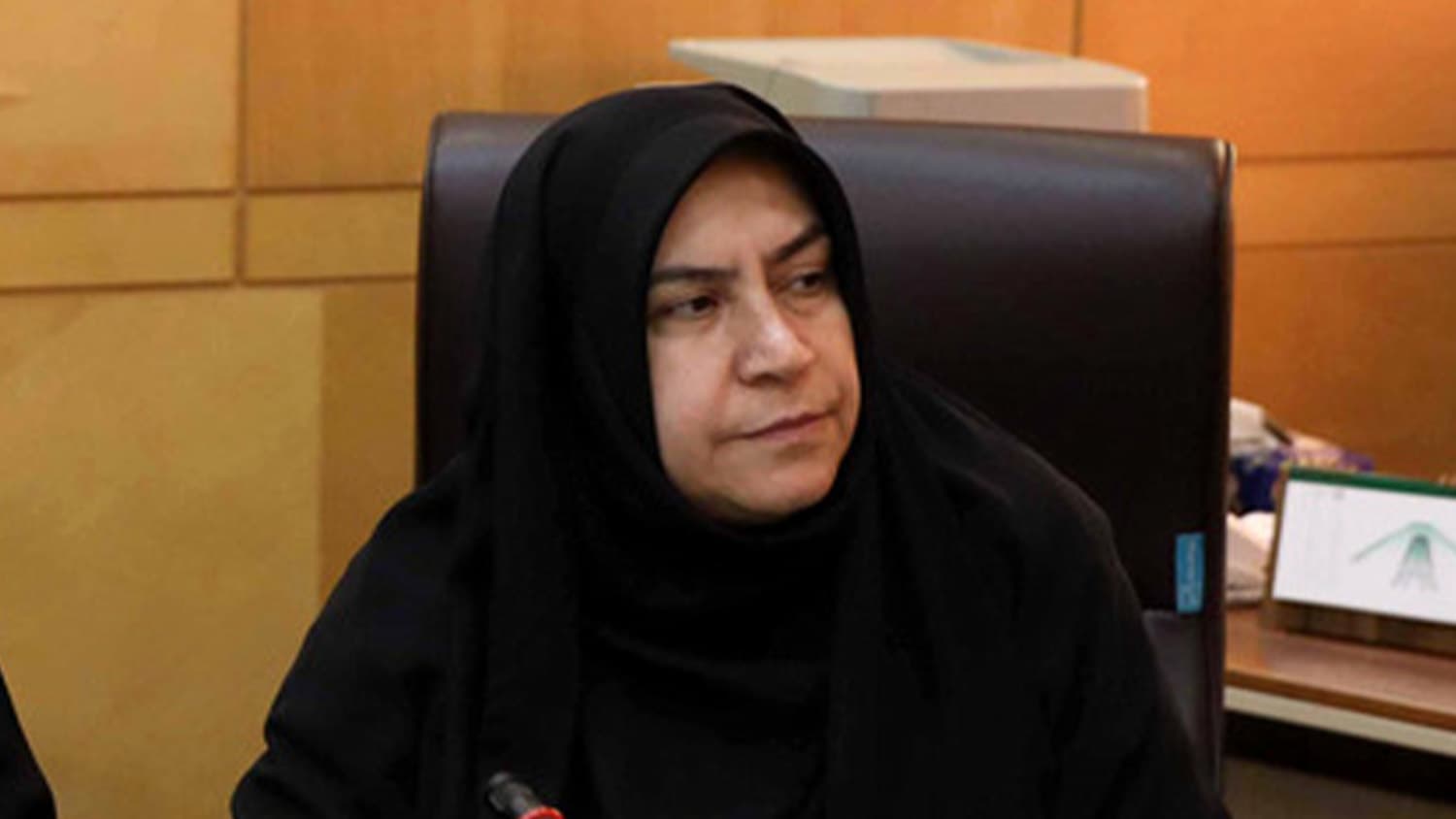 بانک مرکزی باید پاسخگوی افزایش نرخ ارز باشد/ دستگاه های نظارتی با دلال های ارزی برخورد قاطع داشته باشد