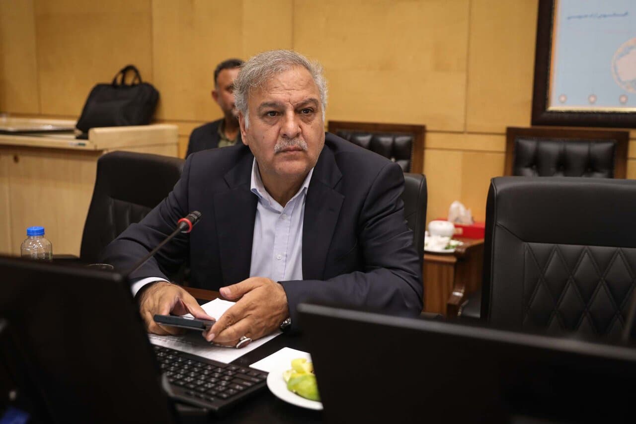 نحوه ثبت نام خودروسازان از متقاضیان ایراد دارد/ثبت نام خودرو باید در شرایط برابر انجام شود