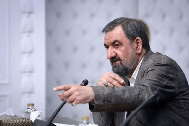 محسن رضایی: آمریکا نمی‌تواند بدون پرداخت هزینه از بحران خارج شود