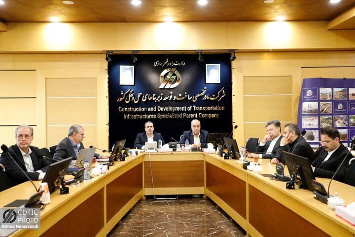 توسعه کريدورهاي حمل‌ونقلي، محور ارتقاي جايگاه اقتصادي ايران در منطقه