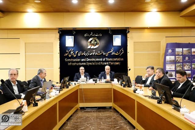توسعه کريدورهاي حمل‌ونقلي، محور ارتقاي جايگاه اقتصادي ايران در منطقه