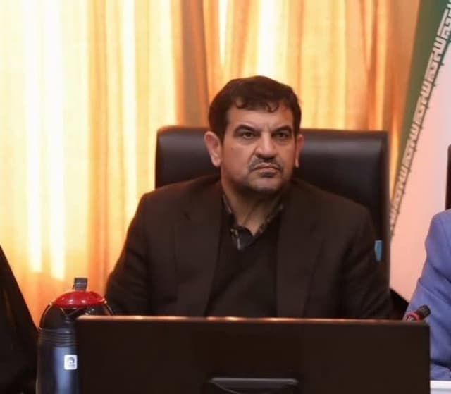 مهار تورم نيازمند جراحي ساختاري در اقتصاد است/ ريشه گراني در ساختارهاي معيوب اقتصادي است/ دود بي‌ثباتي اقتصادي در چشم مردم عادي مي‌رود/ بسته ضد تورمي مجلس به دولت ارسال شد