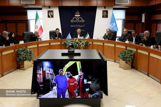 ايران بايد به داشتن چنين کارکناني در صنعت نفت افتخار کند