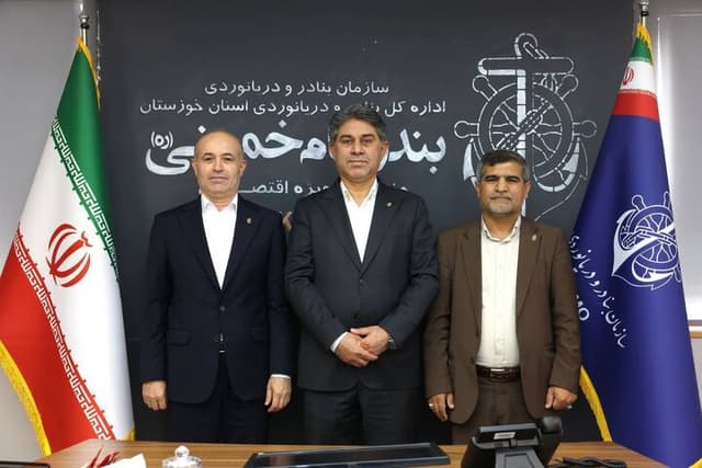 فرآيندهاي سرمايه‌گذاري بخش خصوصي در بنادر بازنگري مي‌شود