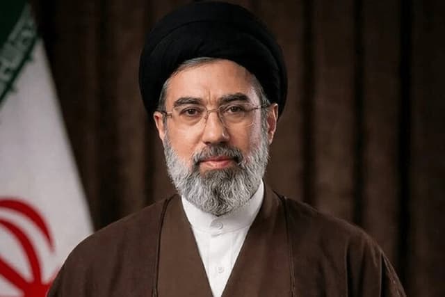رهبر انقلاب: مردم صاحبان اصلی کشور و منشاء قدرت جمهوری اسلامی هستند