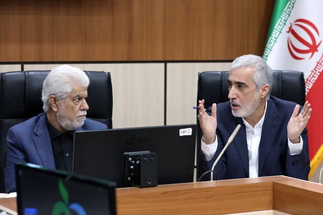 بسته شدن مسیرهای هوایی و دریایی، تأمین دارو و تجهیزات را تحت تأثیر قرار داده است/ همکاری مجلس و سازمان غذا و دارو برای عبور از چالش‌های تامین دارو