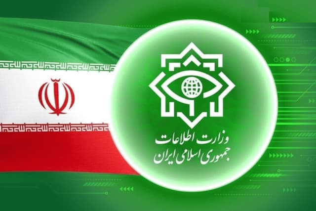 وزارت اطلاعات: هسته یک گروهک تروریستی منهدم و یک مزدور و 126 عضو شبکه اغتشاش دستگیر شدند