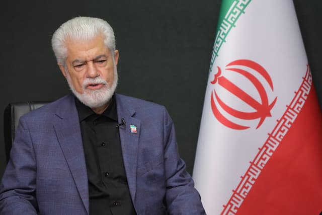بررسي اقدامات انجام شده توسط شستا در جنگ رمضان/ توليد 25 درصد داروي کشور توسط تيپيکو اهميت راهبردي اين مجموعه را دوچندان کرده است/ روند اقدامات شستا رصد مي‌شود