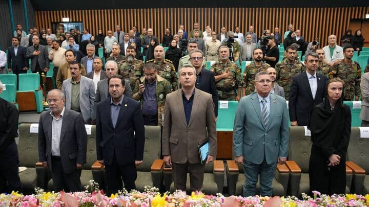 توسعه فرودگاه سبز؛ راهبرد اصلي شهر فرودگاهي براي مقابله با بيابان‌زايي