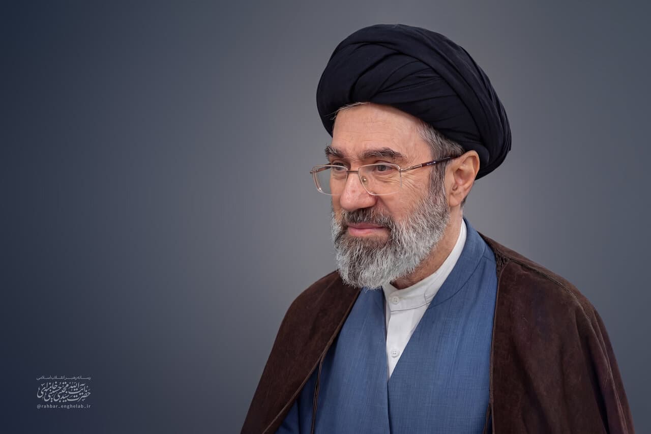 متن کامل پیام رهبر انقلاب اسلامی خطاب به ملت ایران درباره تفاهم‌نامه رئیس‌جمهوران ایران و امریکا