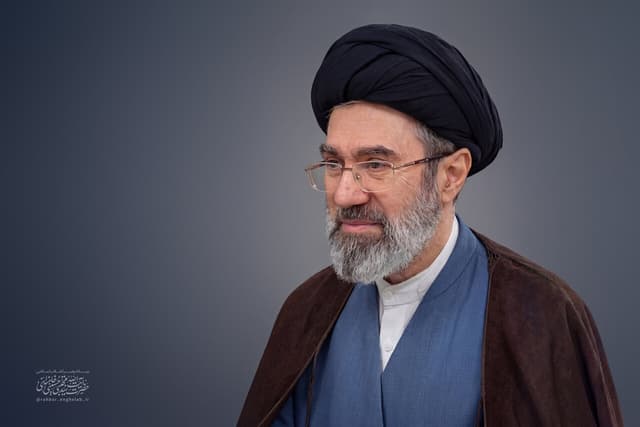 متن کامل پیام رهبر انقلاب اسلامی خطاب به ملت ایران درباره تفاهم‌نامه رئیس‌جمهوران ایران و امریکا