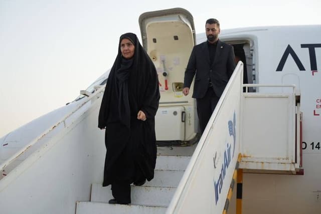 وزیر راه و شهرسازی وارد آکتائو قزاقستان شد