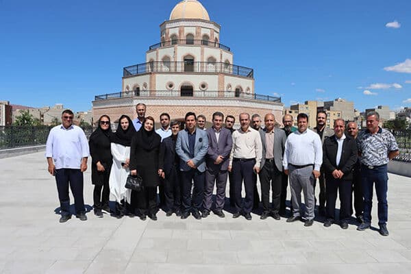 بازديد مديرعامل شرکت بازآفريني از عمارت کلاه‌فرنگي تبريز