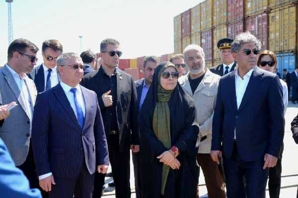 وزير راه و شهرسازي از بنادر آکتائو و کوريک قزاقستان بازديد کرد