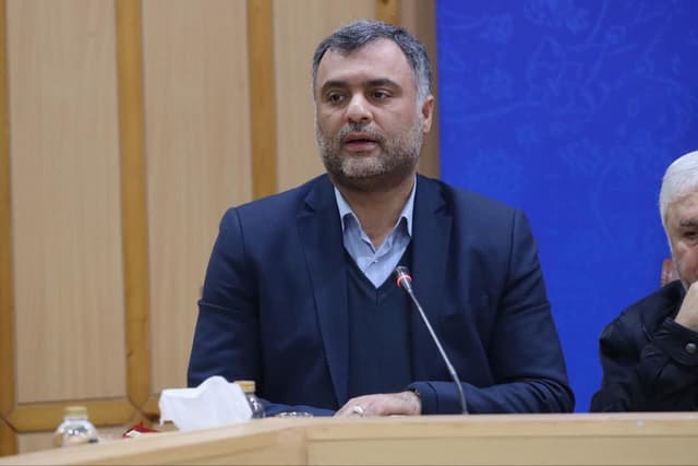 با مافیای خودرو برخورد شود/خودروسازان به جای کارشکنی، رقابت کنند