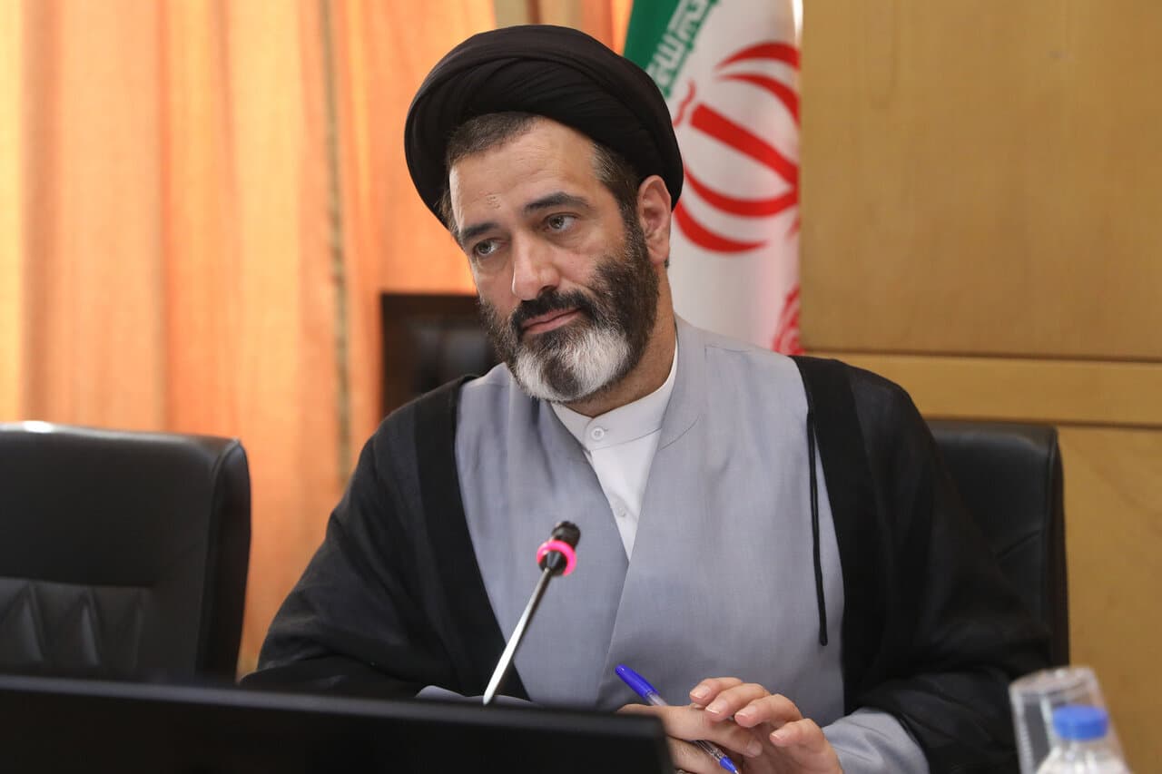 سیاست نادرست بانک مرکزی مانع از رشد تولید و حمایت از صنعت شد