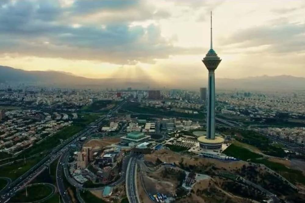 پیشبینی هوای تهران؛ کاهش نسبی دما و رگبار در ارتفاعات