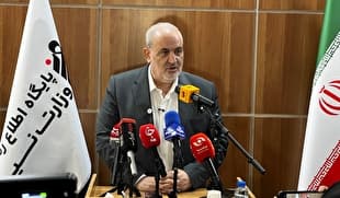 وزیر نیرو در جمع خبرنگاران با اشاره به روند کاهش ناترازی شبکه برق کشور، از اجرای برنامه‌های توسعه‌ای گسترده در حوزه انرژی‌های پاک، مدیریت مصرف در بدنه صنعت آب و برق و تلاش برای عبور بدون خاموشی از تابستان پیش‌رو خبر داد.