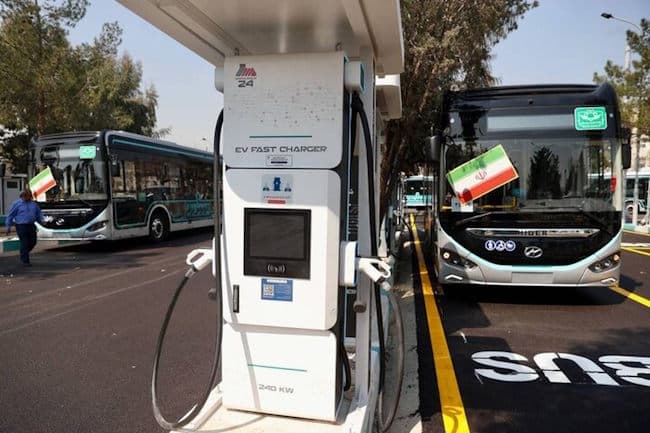 نصب 70 ایستگاه شارژ اضطراری گوشی و خودرو در تهران