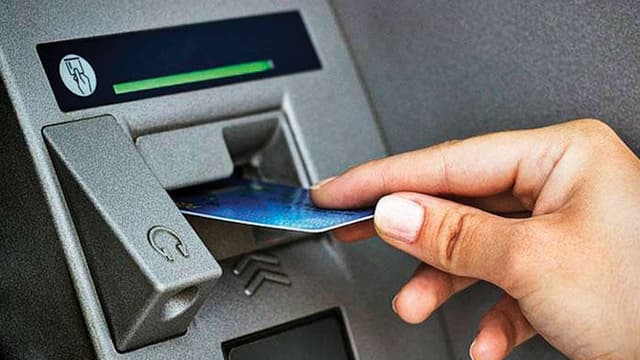 گزارش‌ها از اختلال گسترده در شبکه بانک‌های ملی، صادرات و تجارت حکایت دارند 