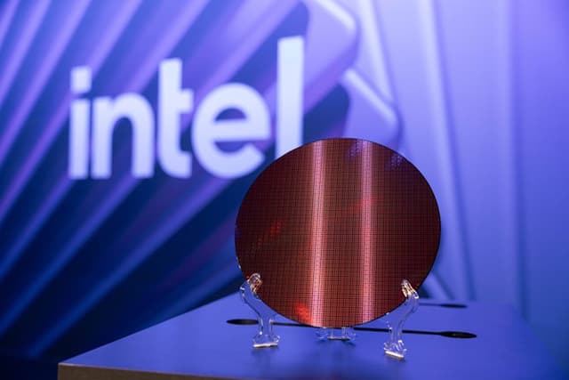 اینتل می‌خواهد برگ برنده TSMC را از دستش بگیرد