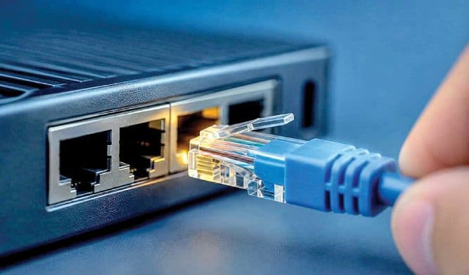 دستور وزیر ارتباطات برای بازگشت اینترنت؛ دسترسی کامل مردم تا 24 ساعت آینده
