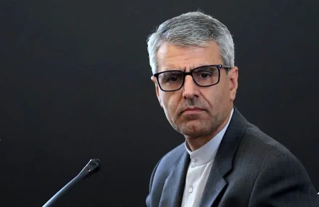 سخنگوی وزارت خارجه: دستگاه دیپلماسی تمام تلاش خود را میکند تا تیم ملی بدون مانع در مجامع بینالمللی حضور پیدا کند/ دولت میزبان باید بدون اغراض سیاسی، روادید را فراهم کند/ برخی اتفاقات روزهای اخیر زیبنده فیفا نبوده