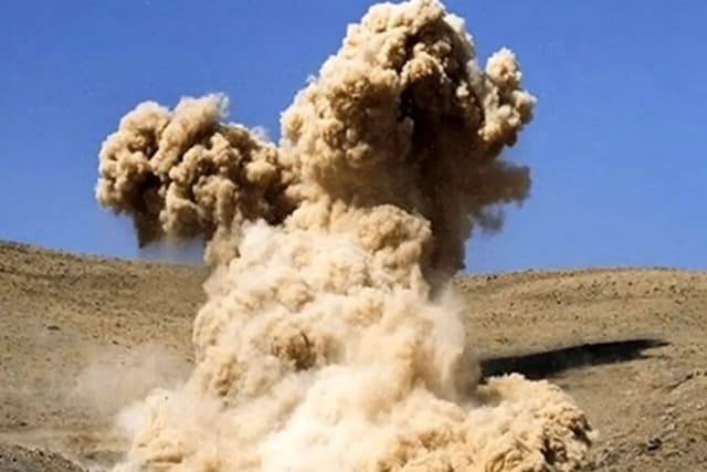 صداوسیما: صدای انفجار در اسکله مسافربری بهمن در قشم/ فارس: در جریان تبادل آتش میان نیروهای ایرانی و دشمن، بخشهای تجاری این اسکله هدف قرار گرفته