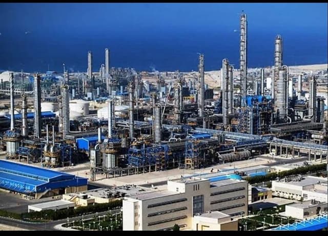 مشکلات بانکی و مالیاتی پتروشیمیهای بوشهر پیگیری میشود