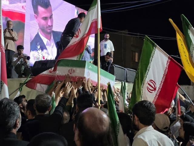 وداع با «علیاکبر» سپاه کرمان در اجتماع شبانه میدان کوثر