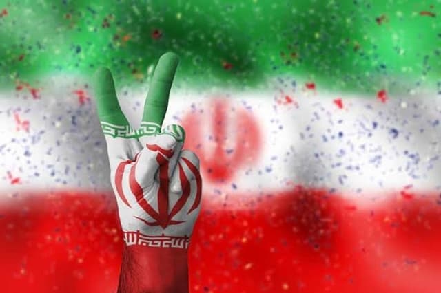 شکوهِ ایستادگی