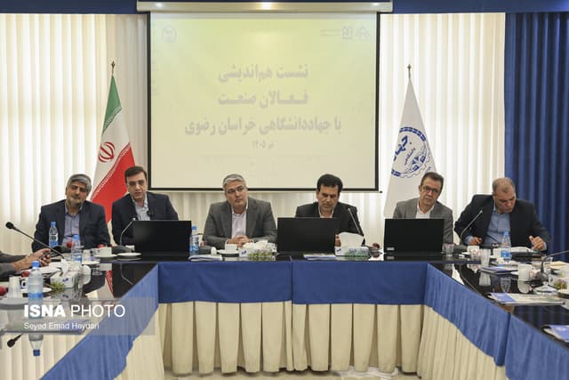 تشکیل مثلث صنعت، دانشگاه و نظام بانکی، کلید عبور از چالشهای اقتصادی