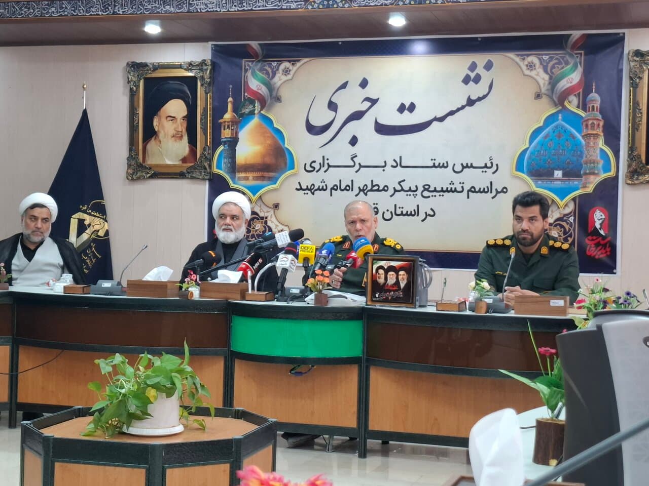 مراسم تشییع رهبر شهید انقلاب از حرم حضرت معصومه(س) به سمت جمکران برگزار میشود