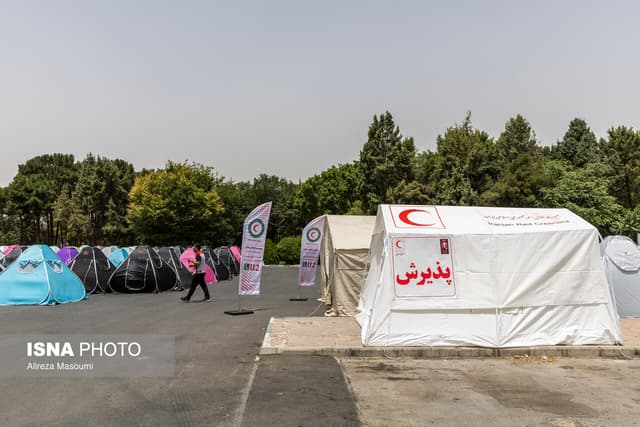 خدمات درمانی، بهداشتی و اسکان ۲۵۰۰ زائر در مراسم تشییع رهبر شهید فراهم شد