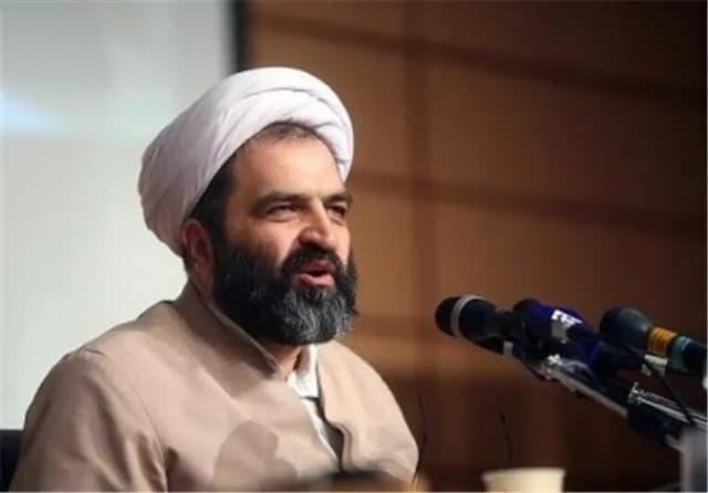 آیت الله محلاتی: امام حسن(ع) برای جلوگیری از فاجعههای بزرگتر، مصالحه را اختیار کرد