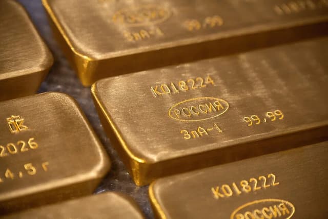 طلا در بازارهای جهانی تغییر مسیر داد/ سرمایهگذاران منتظر آمار اشتغال آمریکا