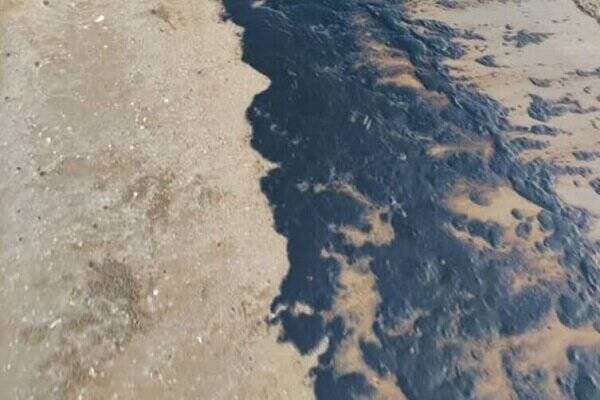 آلودگی نفتی سواحل جزیره قشم تحت کنترل است