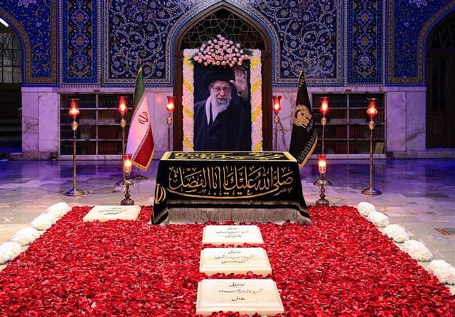 جزئیات مراسم چهلمین روز خاکسپاری رهبر شهید