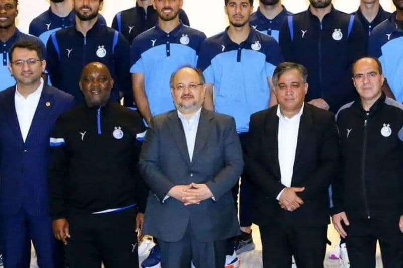 شریعتمداری سود هلدینگ خلیجفارس را نصف کرد!