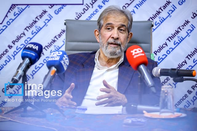 فیلم| آصفی: بازیکنان تیم ملی فکر کنند پشت لانچر نشستهاند