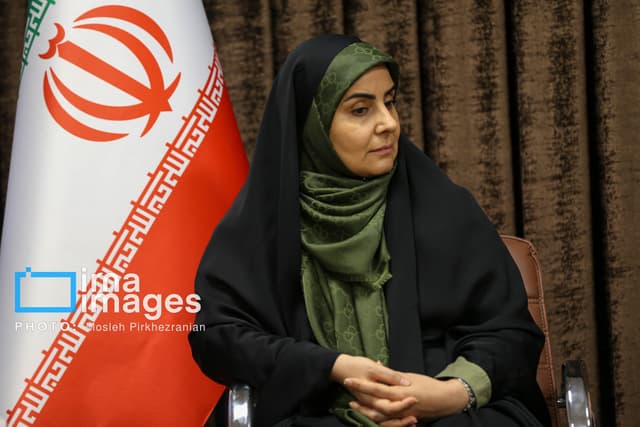 تأکید وزیر راه و شهرسازی بر اولویت تقویت زیرساخت و تجهیز ناوگان حملونقل ریلی