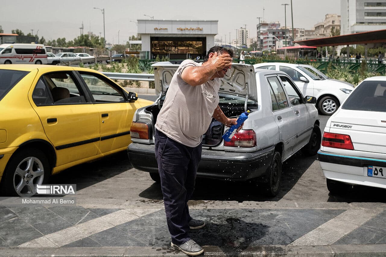 هشدار درباره گرمازدگی/ آب فراوان بنوشید و منتظر تشنه شدن نمانید
