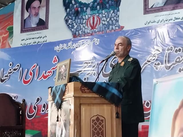 دشمن با سد خللناپذیر ملت پرورش یافته در مکتب امام حسین(ع) مواجه شد