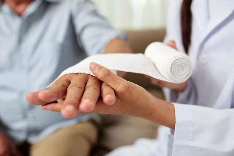 ساخت باند هوشمندی که فقط در حضور باکتریهای مضر، آنتیبیوتیک آزاد میکند